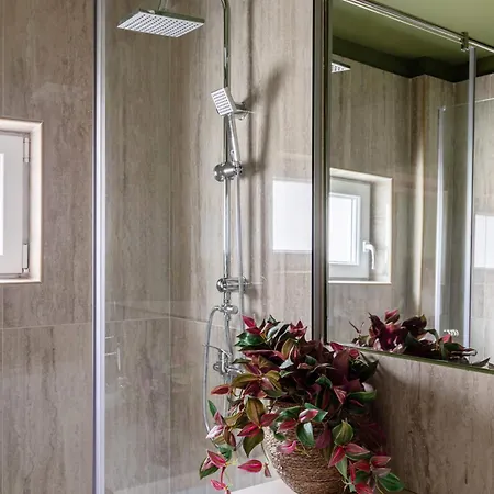 Cismigiu Park - Gorgeous 1Br Sanctuary Apartment Bucharest Exterior photo